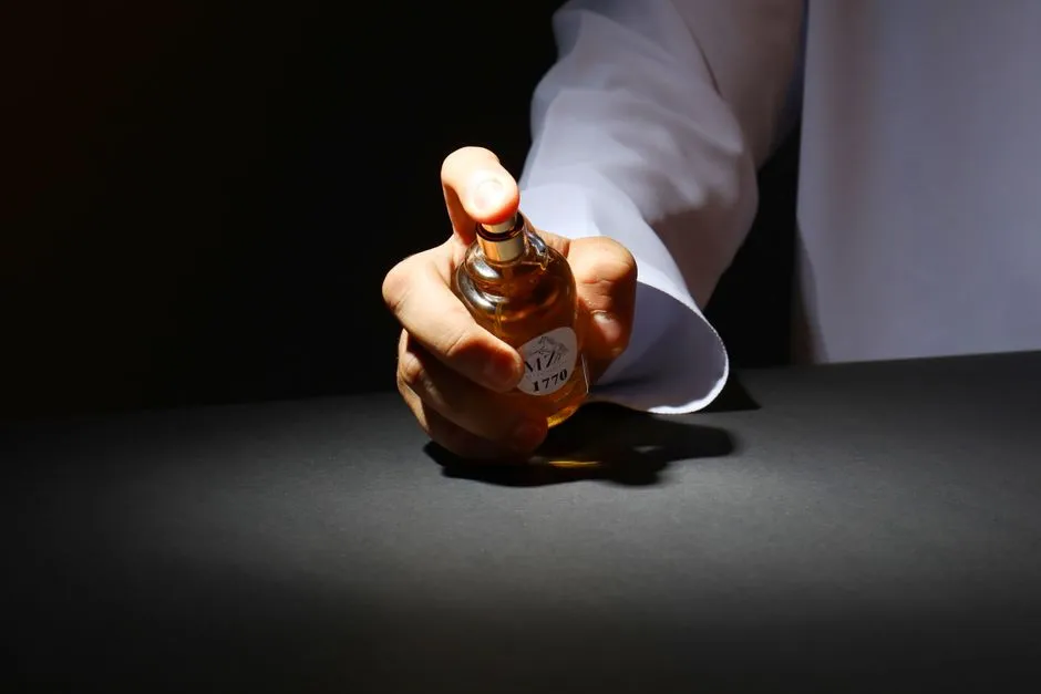 Jak Działają Perfumy Damskie? Sekret Trwałości i Feromonów