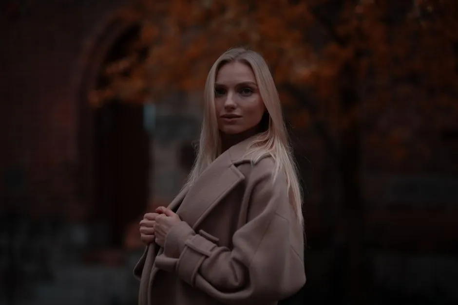 Średni Blond Włosy: Kompletny Poradnik Jak Dobrać Idealny Odcień