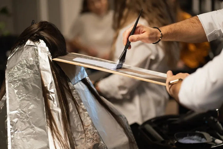 5 Profesjonalnych Tonerów do Blond Włosów - Usuwają Żółty Odcień