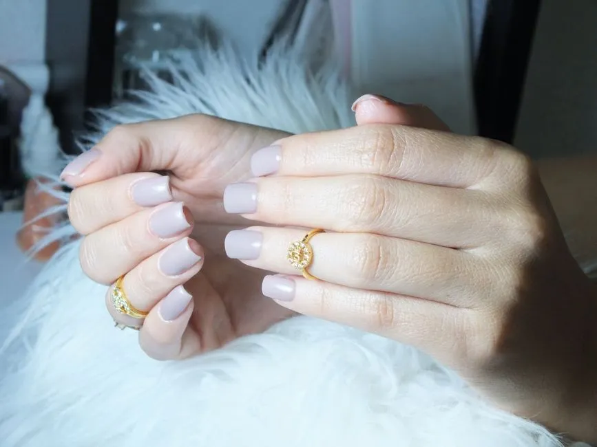 French Paznokcie Kwadratowe: 5 Sekretów Idealnego Manicure w 2026