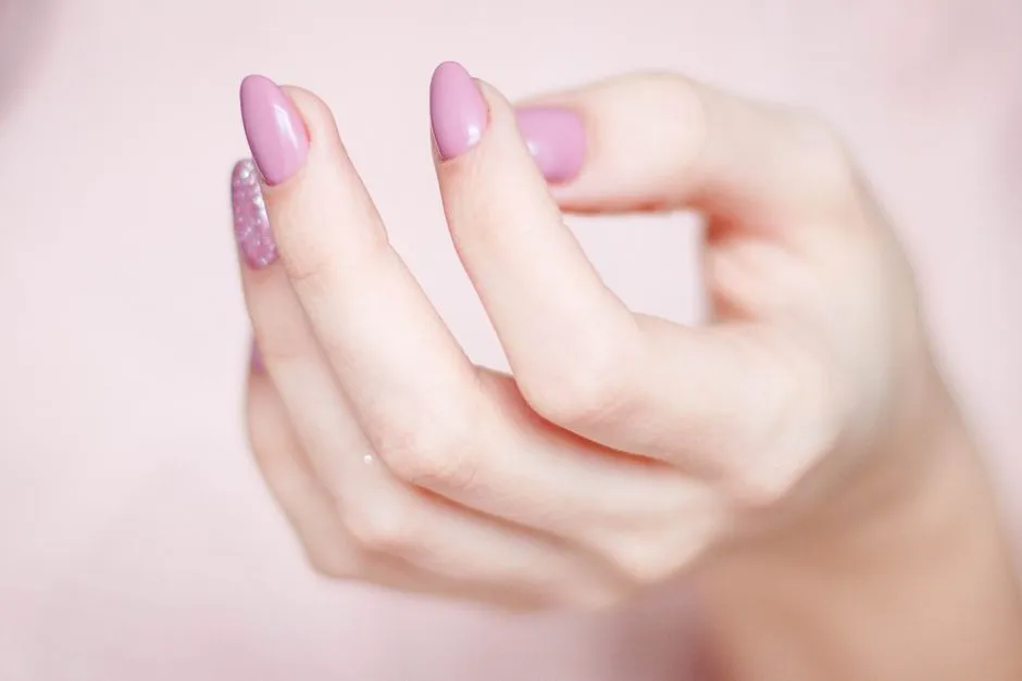 Paznokcie z Brokatem Ombre: 50 Olśniewających Inspiracji na Każdą Okazję