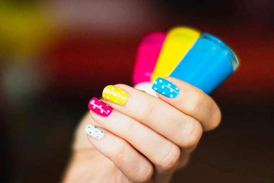 5 Stylizacji Paznokci na Każdą Okazję - Inspiracje 2026