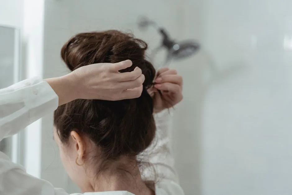 Fryzura na długie włosy: 10 Szybkich i Modnych Stylizacji na Co Dzień