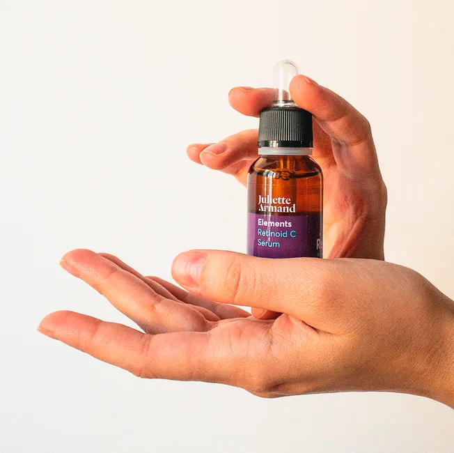 Najlepsze serum do twarzy na noc - retinol, witamina C czy kwas hialuronowy? Porównanie i ranking