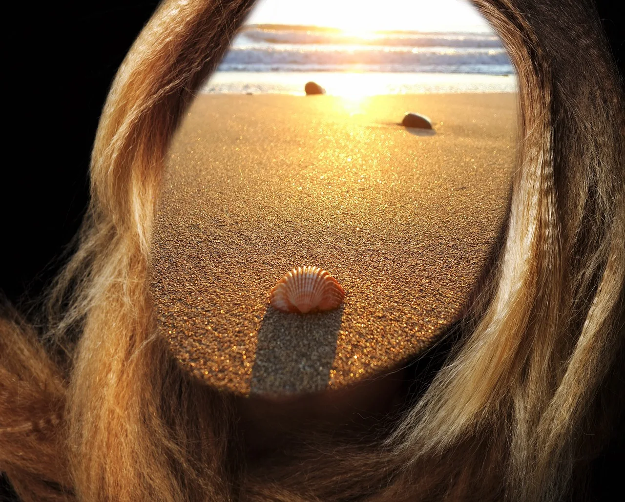Sombre Refleksy na Ciemnych Włosach: 7 Naturalnych Inspiracji i Porad